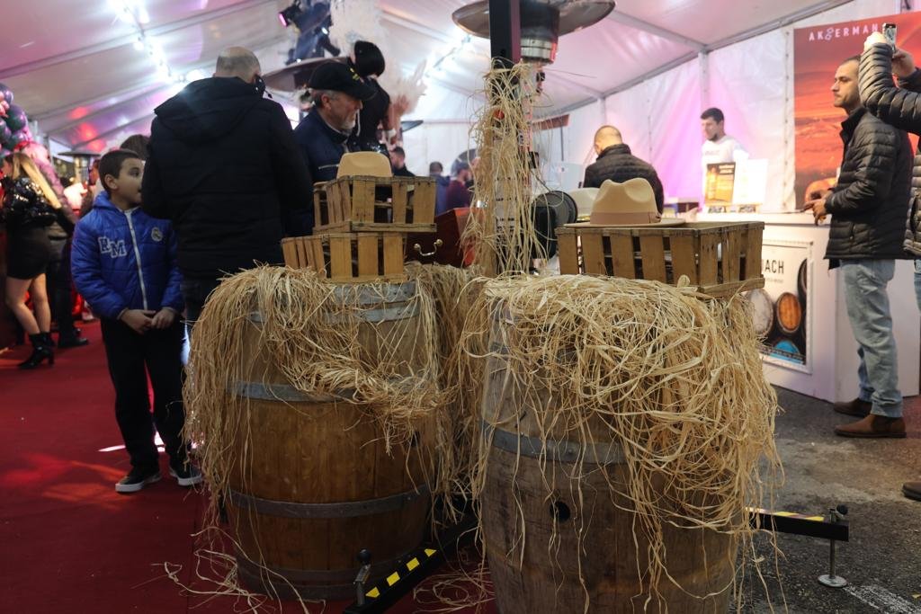 بأجواء رائعة .. افتتاح مجمع حنّاوي Wine & More في نوف هجليل-26
