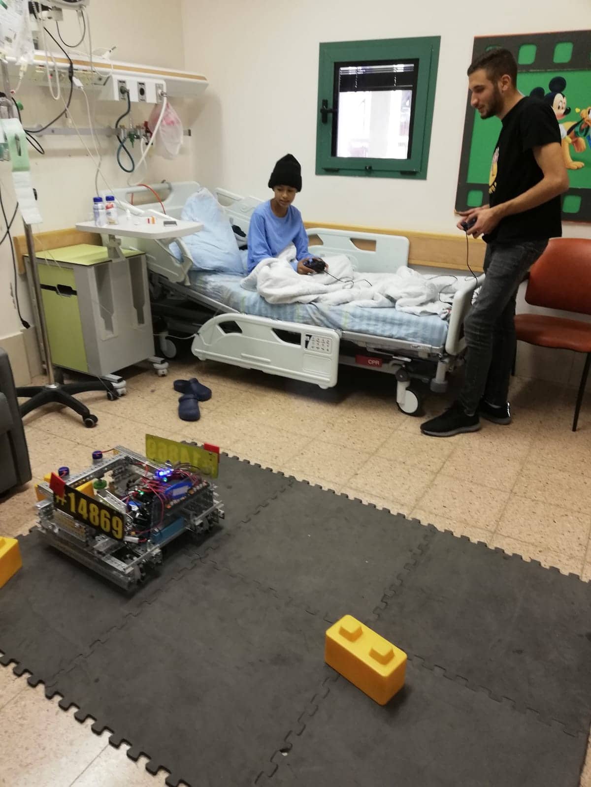 طلاب من يافة الناصرة بين دمج الروبوتات والعمل التطوعي والإنساني في المستشفيات -2