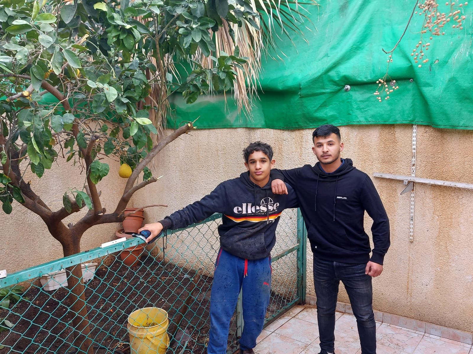 ترميم بيت مسن يهودي في بئر من قبل شبان عرب‎‎-16