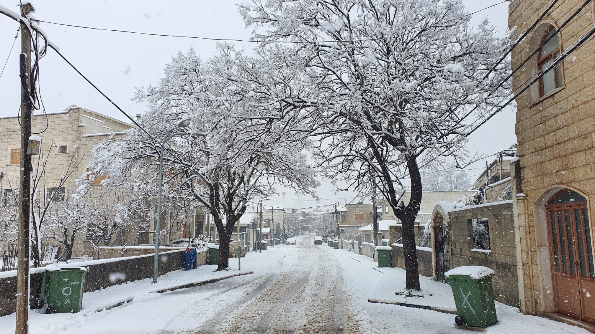 بالصور والفيديو .. الثلوج تغطي الجولان في آذار وإغلاق عدد من الشوارع-0