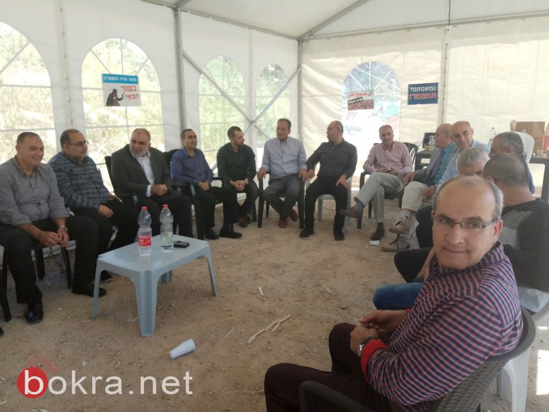 وفد من بلدية ام الفحم يزور خيمة الاعتصام-9