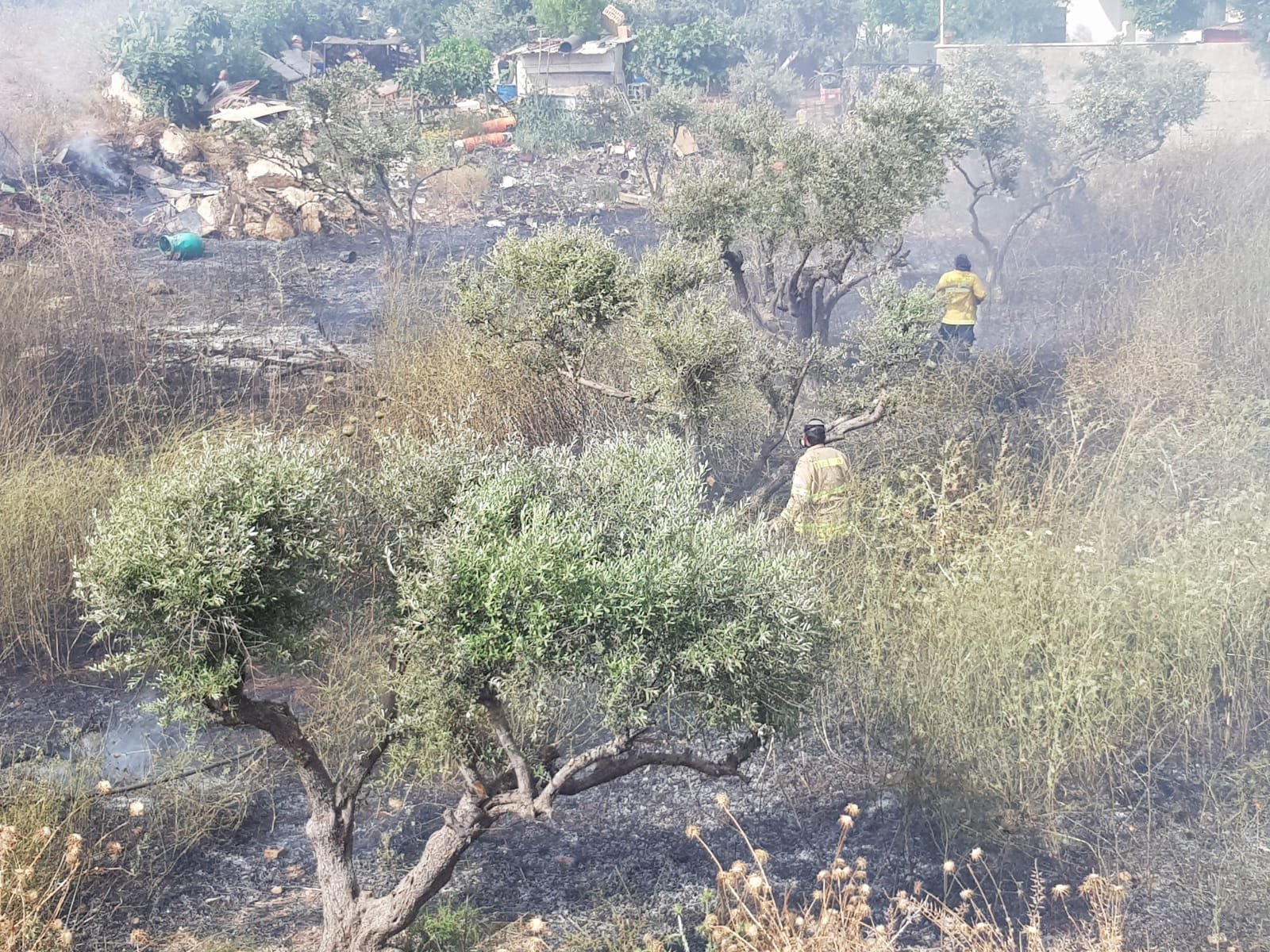 كفر قاسم: اخلاء بيوت بعد اندلاع حريق في المنطقة الجنوبية الشرقية والشرطة-9