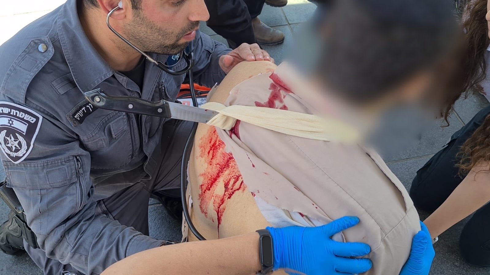 عملية طعن في القدس: إصابة جندي وشاب .. وإطلاق نار على المنفذ-0
