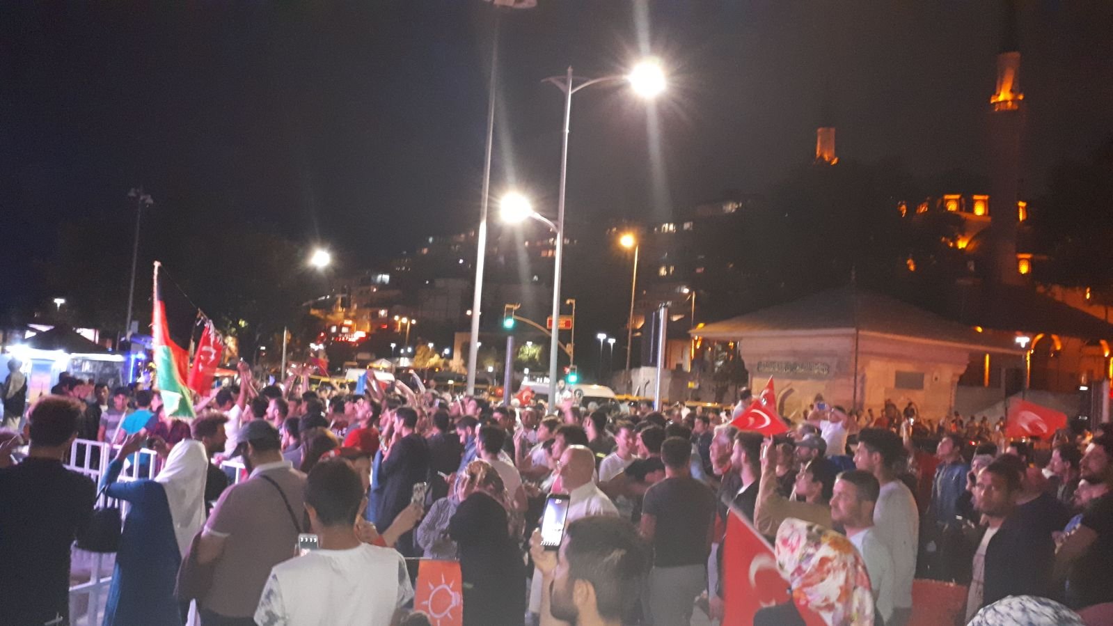 اسطنبول - خاص: احتفالات بفوز رجب طيّب اردوغان -1