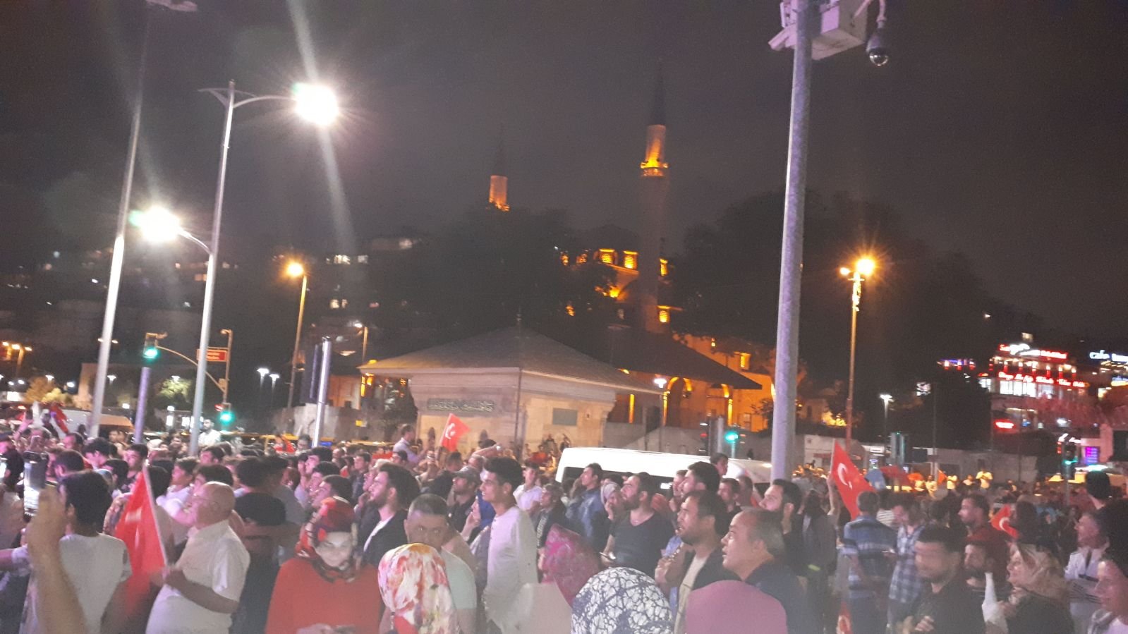 اسطنبول - خاص: احتفالات بفوز رجب طيّب اردوغان -2