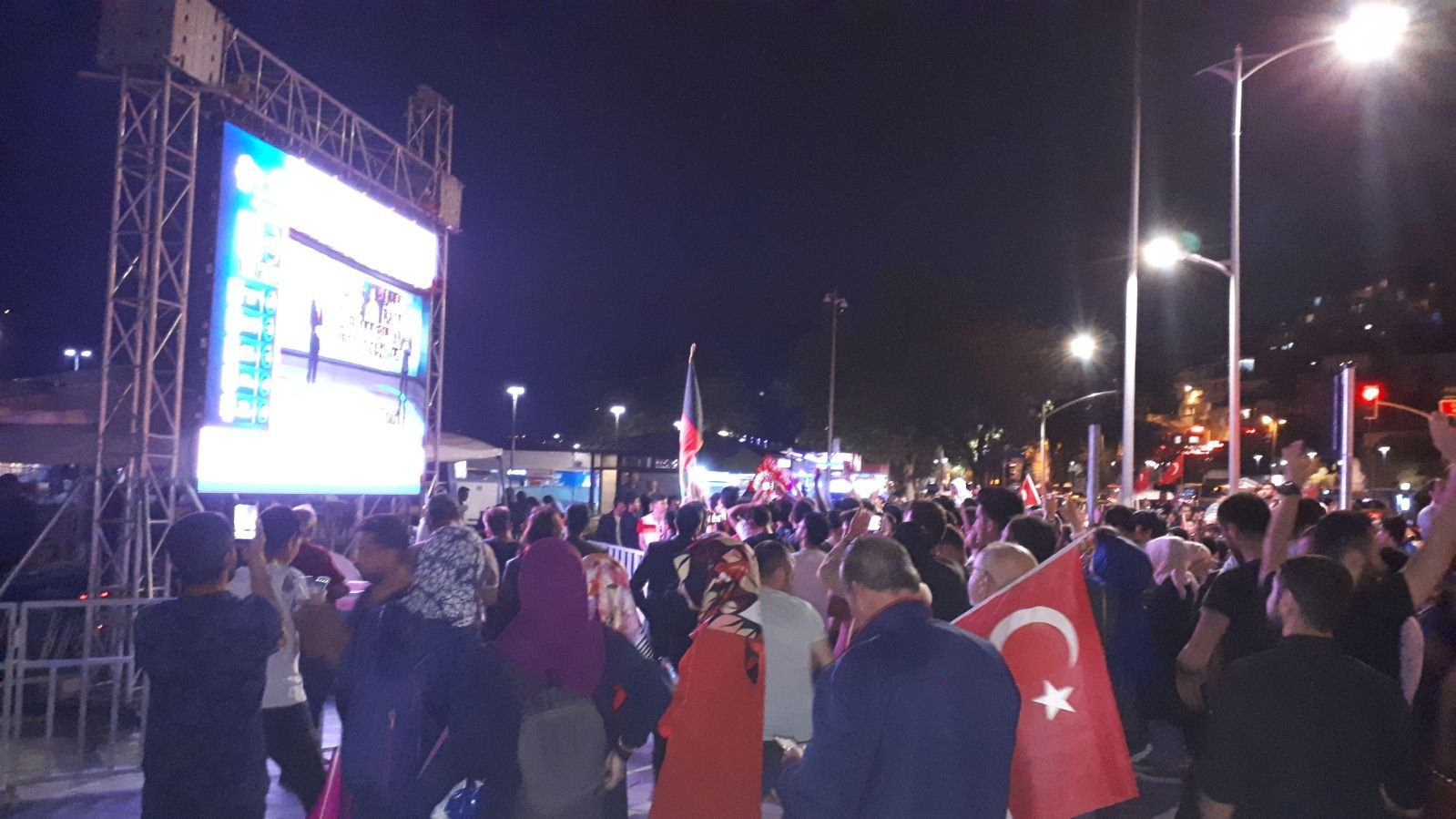 اسطنبول - خاص: احتفالات بفوز رجب طيّب اردوغان -3