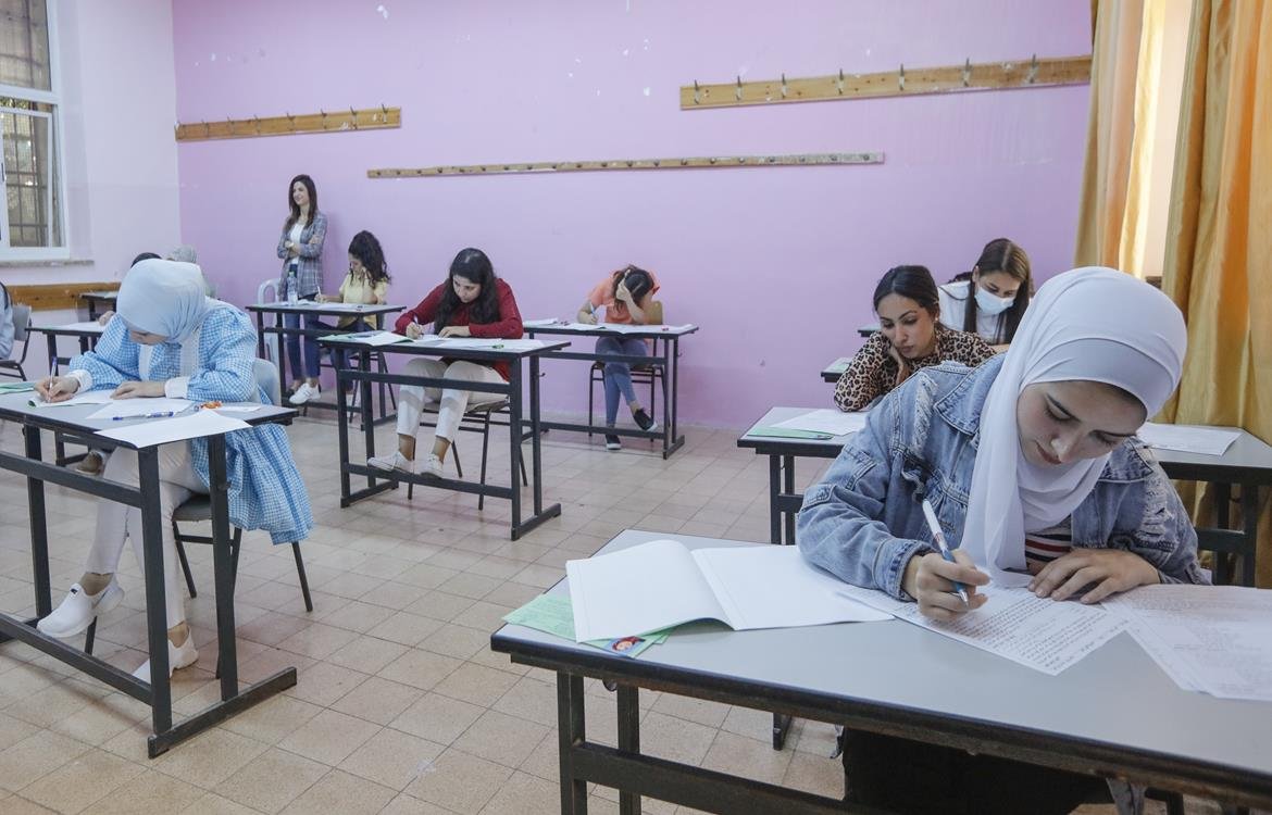أكثر من 84 ألف طالب وطالبة يتوجهون لامتحانات الثانوية العامة في القدس والضفة الغربية وقطاع غزة-0