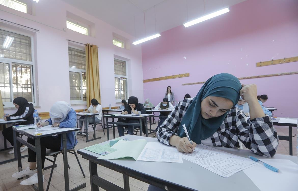 أكثر من 84 ألف طالب وطالبة يتوجهون لامتحانات الثانوية العامة في القدس والضفة الغربية وقطاع غزة-7
