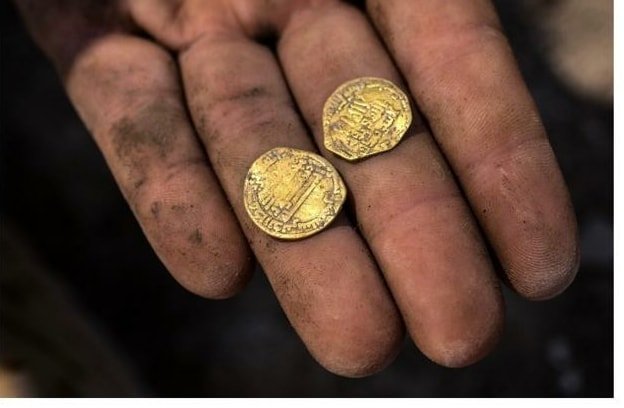 العثور على 425 قطعة نقدية ذهبية من زمن الدولة العباسية في مركز البلاد-2