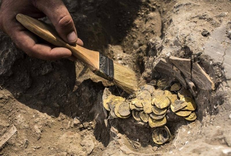 العثور على 425 قطعة نقدية ذهبية من زمن الدولة العباسية في مركز البلاد-5