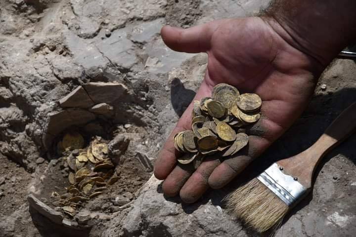 العثور على 425 قطعة نقدية ذهبية من زمن الدولة العباسية في مركز البلاد-7