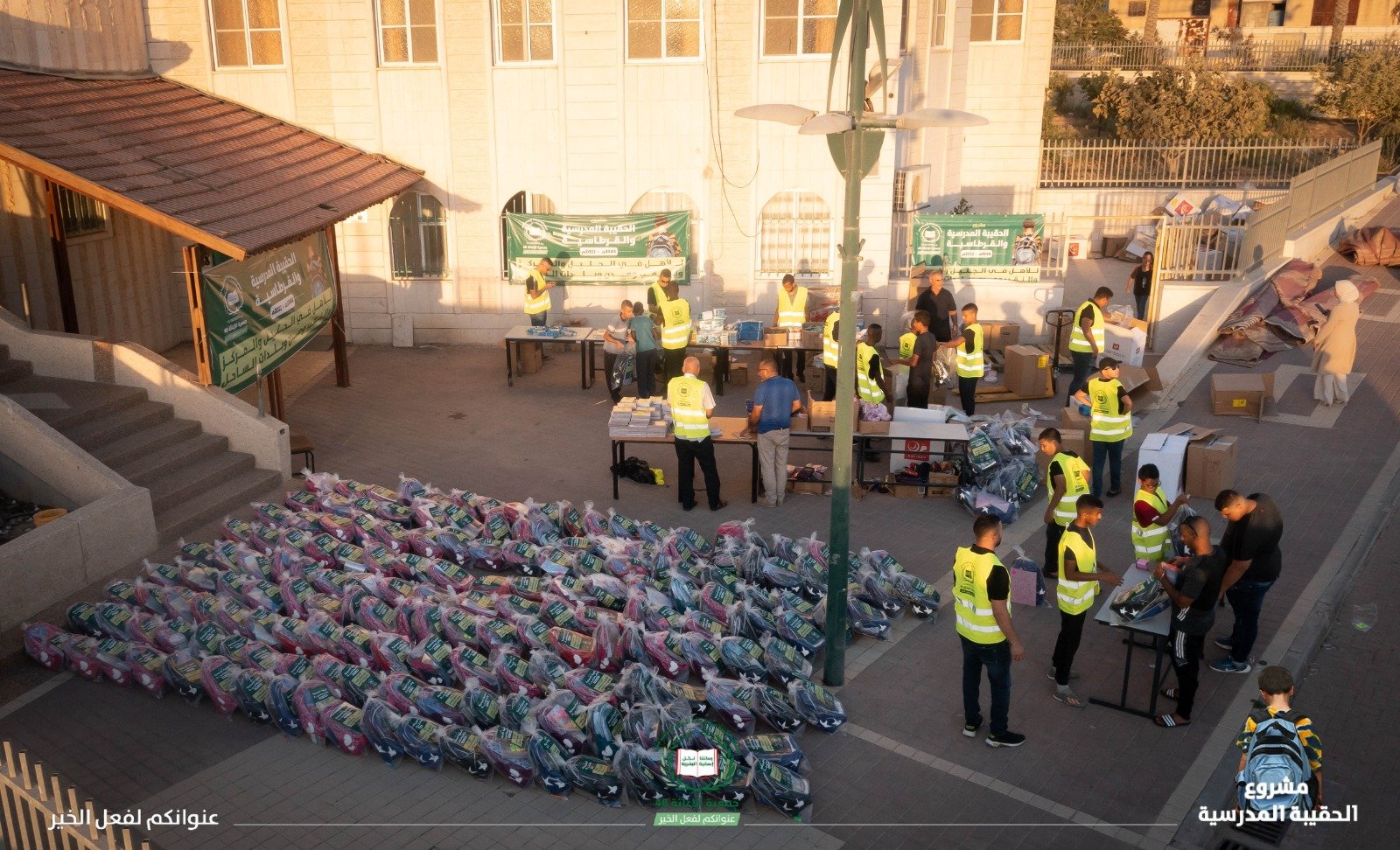 الإغاثة48- الحركة الإسلامية توزّع 2000 حقيبة مدرسية على الطلاب المحتاجين في النقب-2