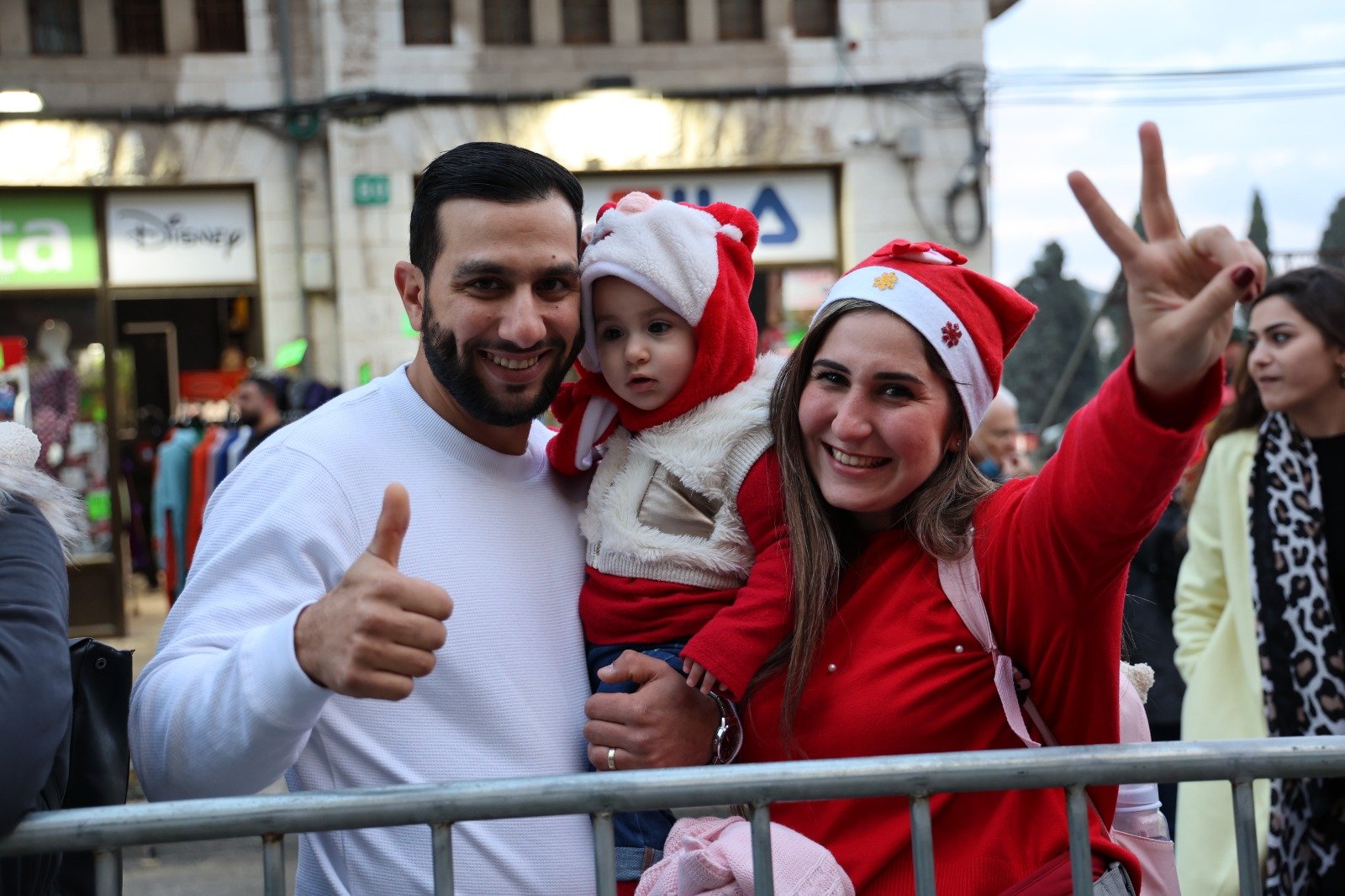صور وفيديو- "بكرا" يرصد احتفالات واجواء مسيرة عيد الميلاد النصراوية-19