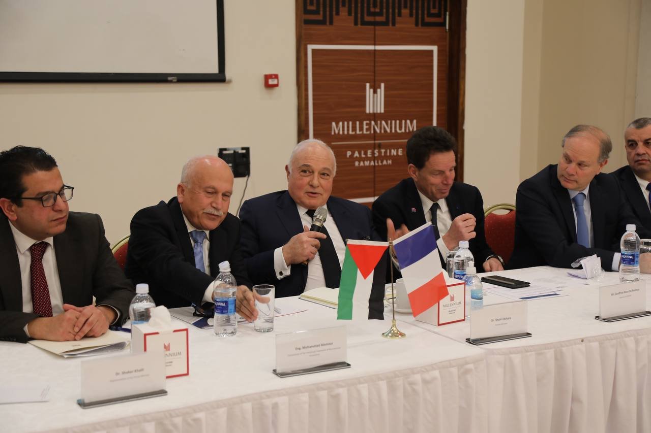 اتحاد جمعيات رجال الاعمال الفلسطينيين يوقع اتفاقية مع جمعية الاعمال الفرنسية لتأسيس مجلس اعمال مشترك-1