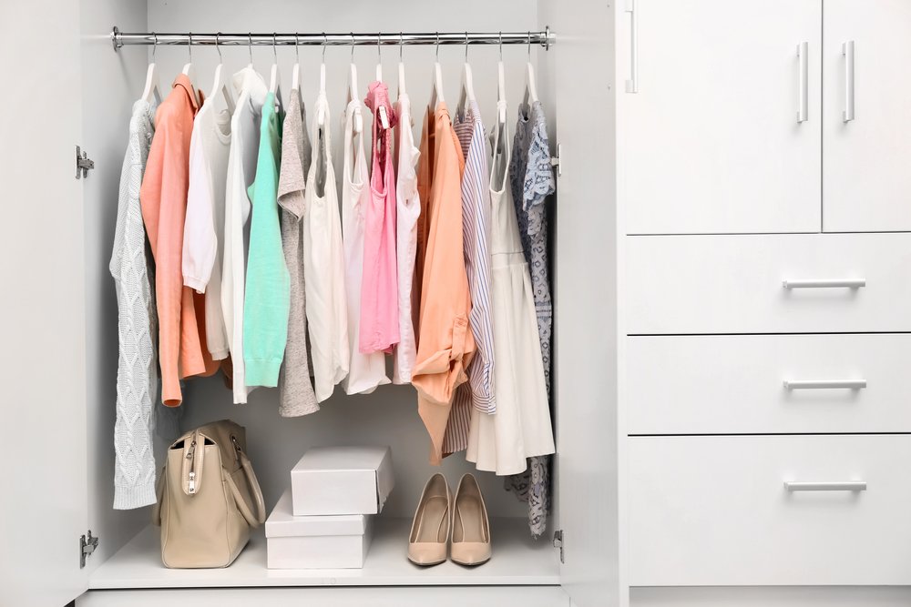 التدبير المنزلي: ترتيب خزانة الملابس خطوة بخطوة-0