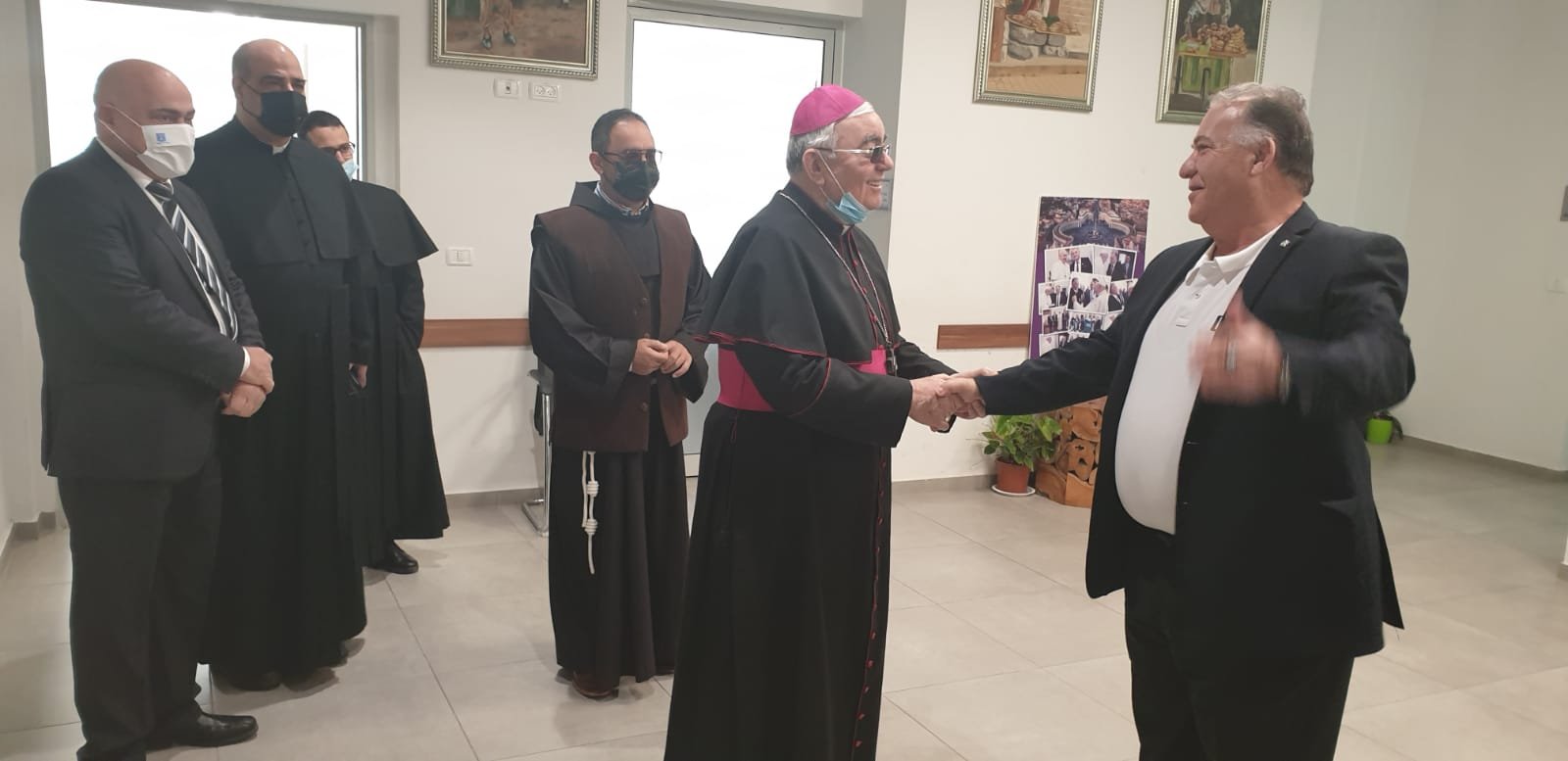 عيد البشارة في الناصرة غبطة البطريرك اللاتيني يزور البلدية معايداً-5