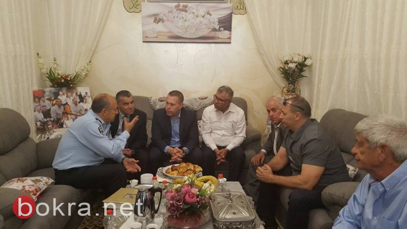 الوزير أردان واللواء حكروش بضيافة بستان المرج لبحث عمل الشرطة بالمجتمع العربي-64