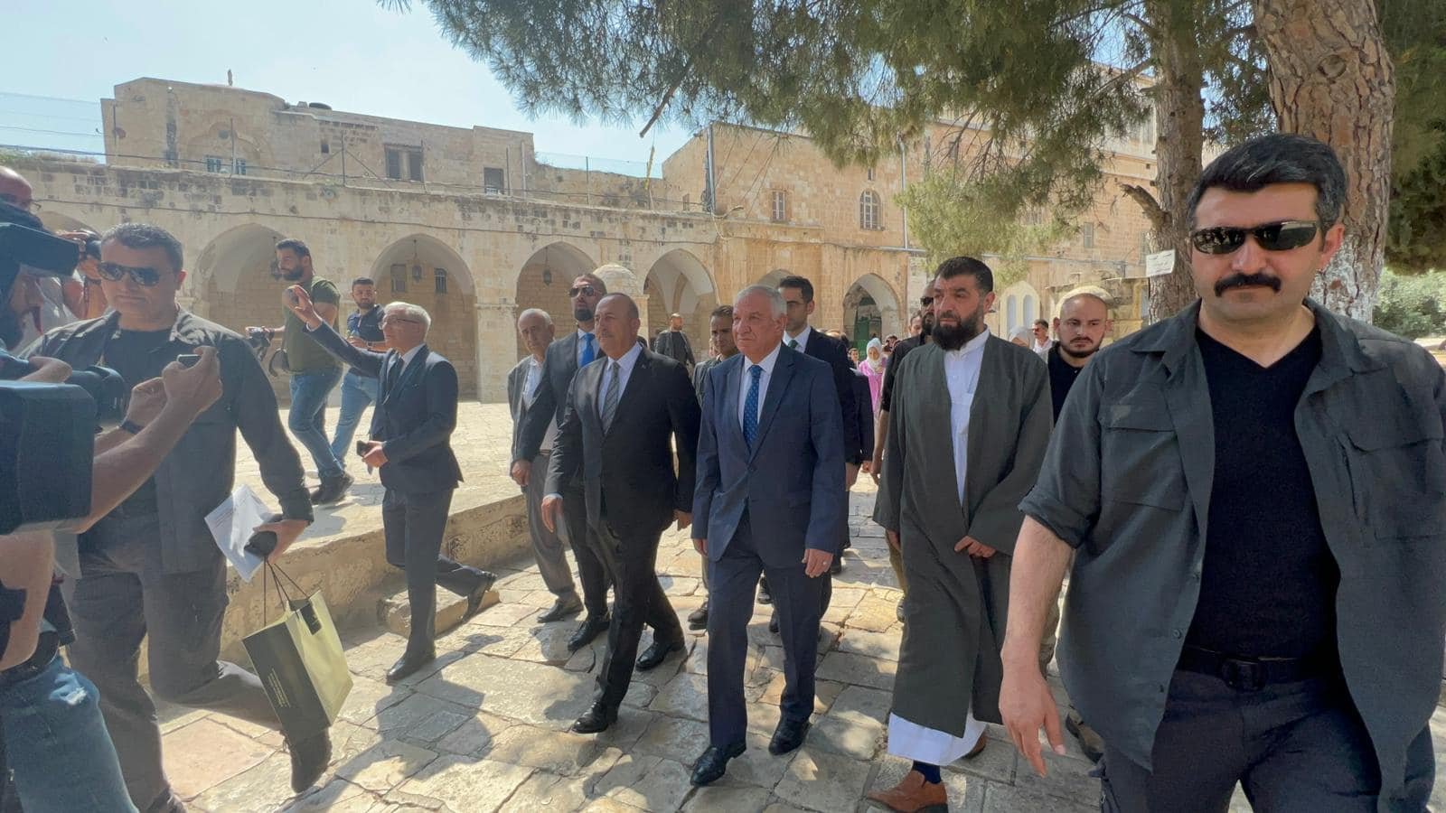 وزير الخارجية التركي مولود اوغلو يزور المسجد الأقصى المبارك-0