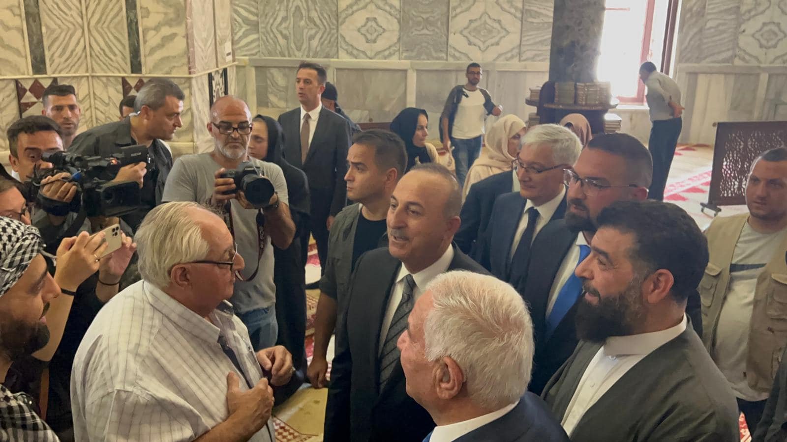 وزير الخارجية التركي مولود اوغلو يزور المسجد الأقصى المبارك-1