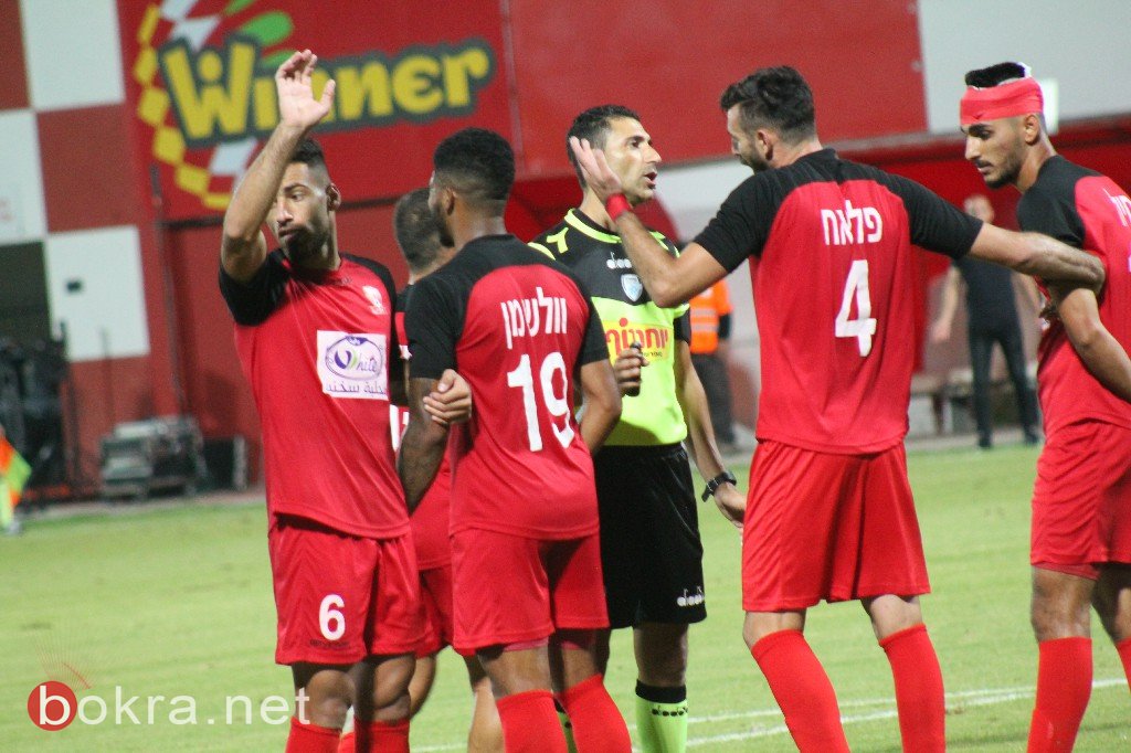 بالفيديو..إنطلاق افراح العودة في سخنين بعد الفوز على ريشون لتسيون (3-0)-21