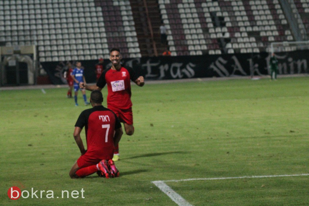 بالفيديو..إنطلاق افراح العودة في سخنين بعد الفوز على ريشون لتسيون (3-0)-31