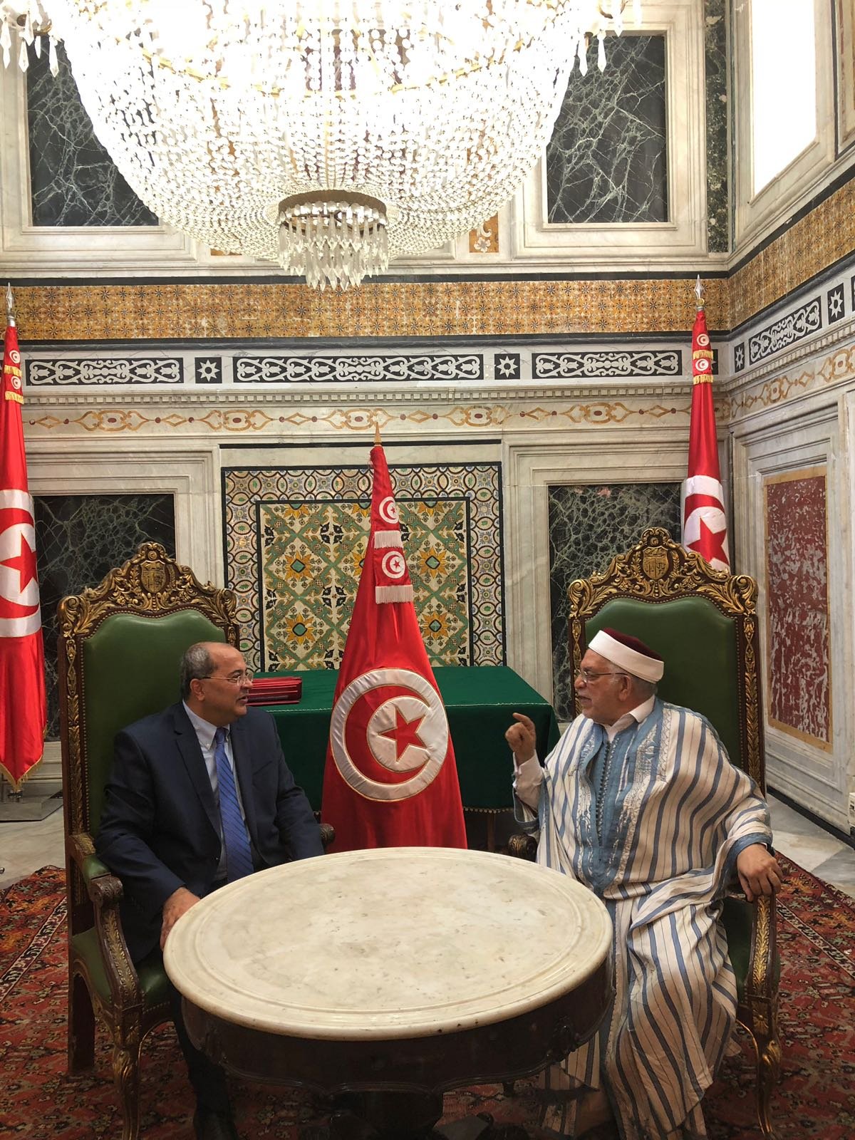الطيبي يلتقي بالرئيس التونسي والأخير يعبّر عن رفض بلاده القاطع لقانون القومية-9