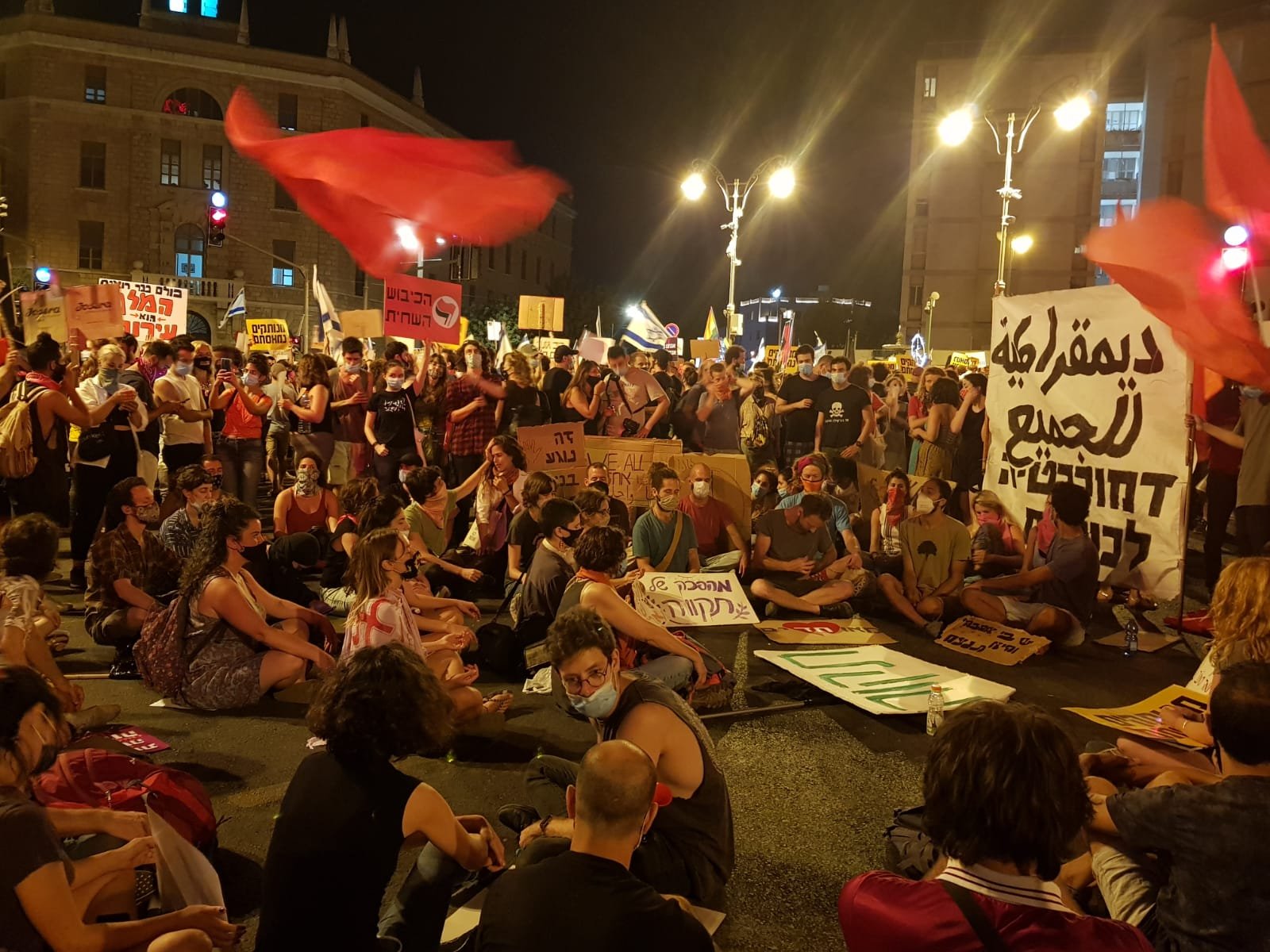 احتجاجات في إسرائيل مطالبة نتنياهو بالرحيل-1