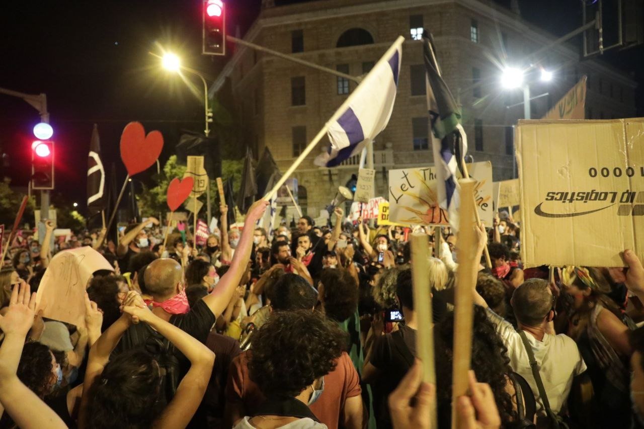 احتجاجات في إسرائيل مطالبة نتنياهو بالرحيل-3