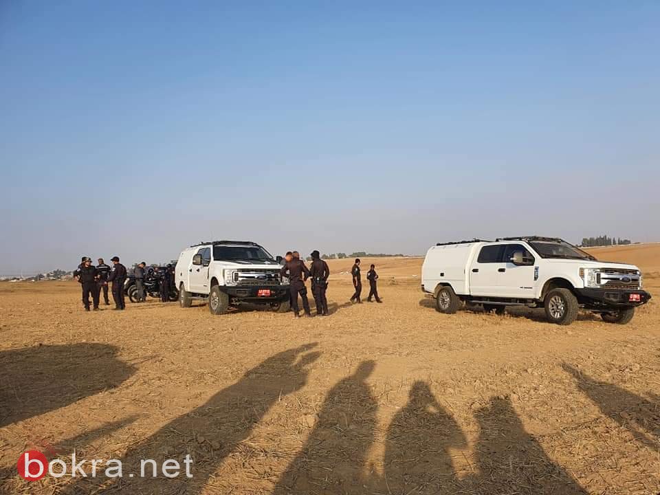 النقب: اهالي ام نميلة يستغيثون، بعد ان اقتحمت الجرافات اراضي الزيادنة-1