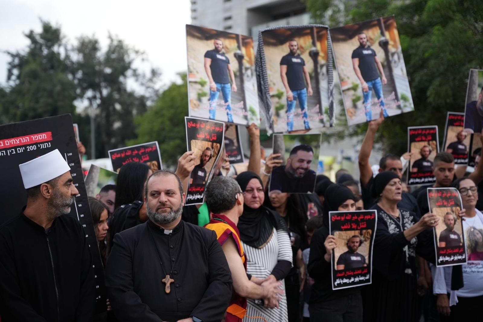 حيفا: اختتام "مسيرة الأموات"- حضور مهيب رافض للعنف والجريمة!-4