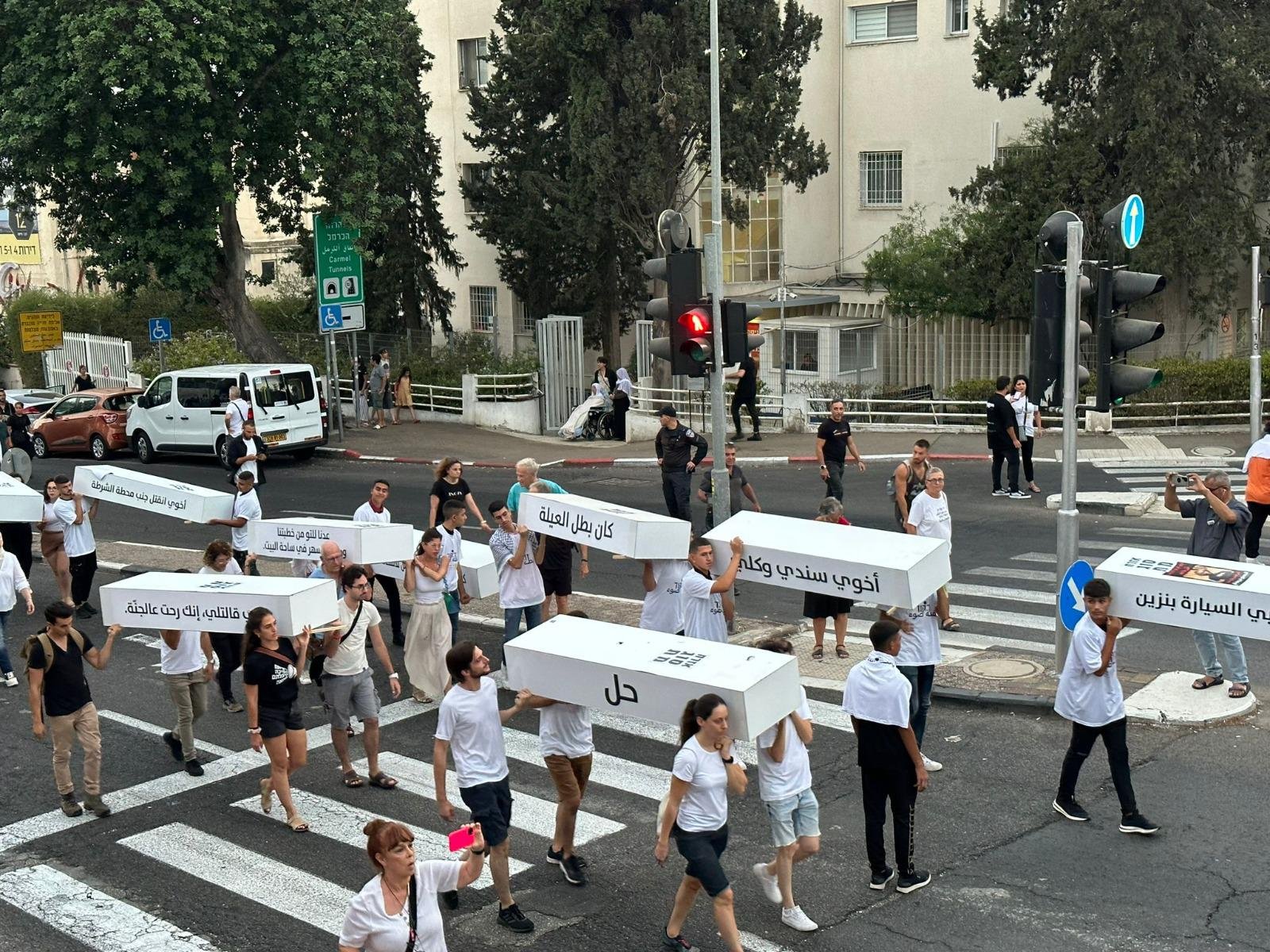 حيفا: اختتام "مسيرة الأموات"- حضور مهيب رافض للعنف والجريمة!-11