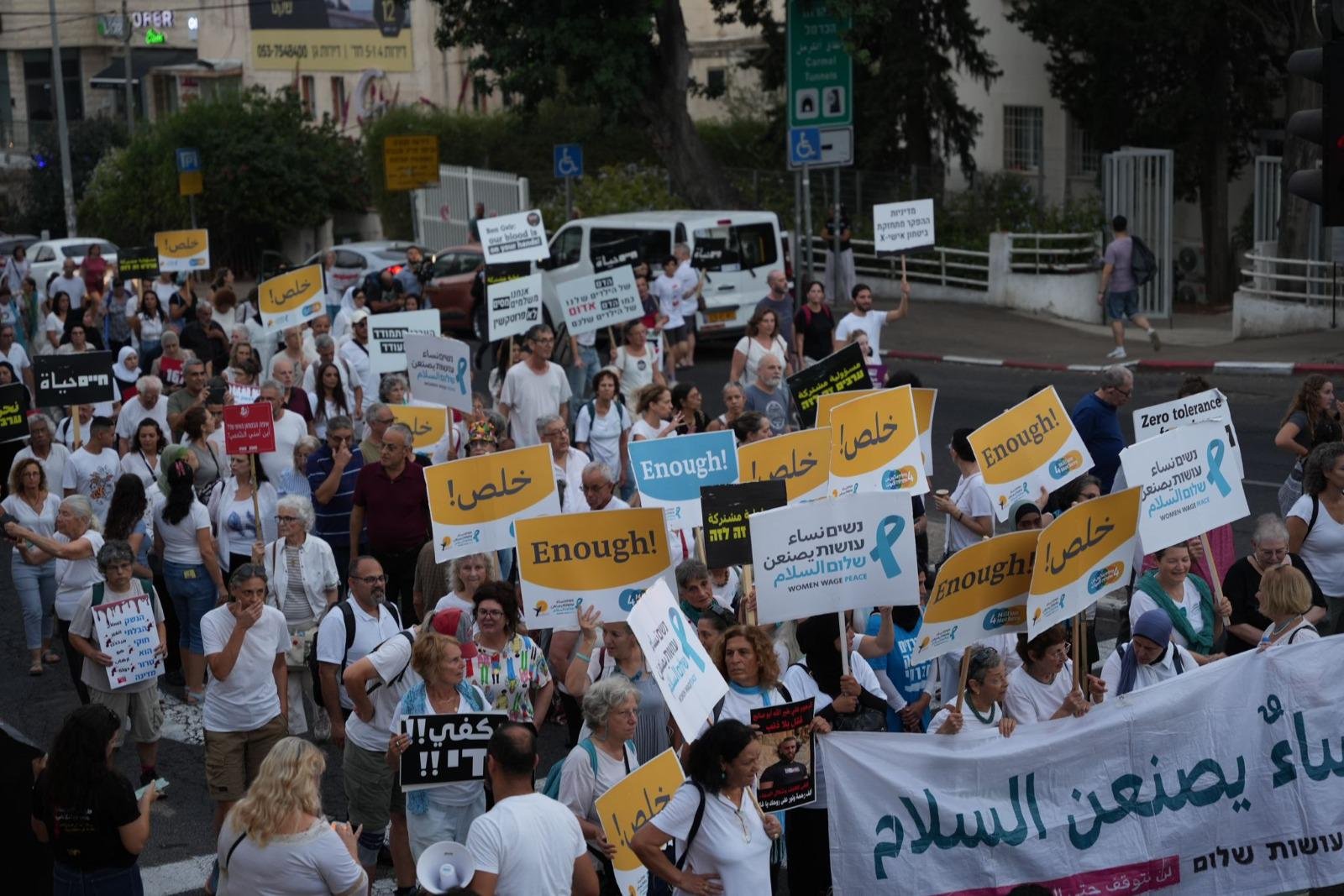 حيفا: اختتام "مسيرة الأموات"- حضور مهيب رافض للعنف والجريمة!-23