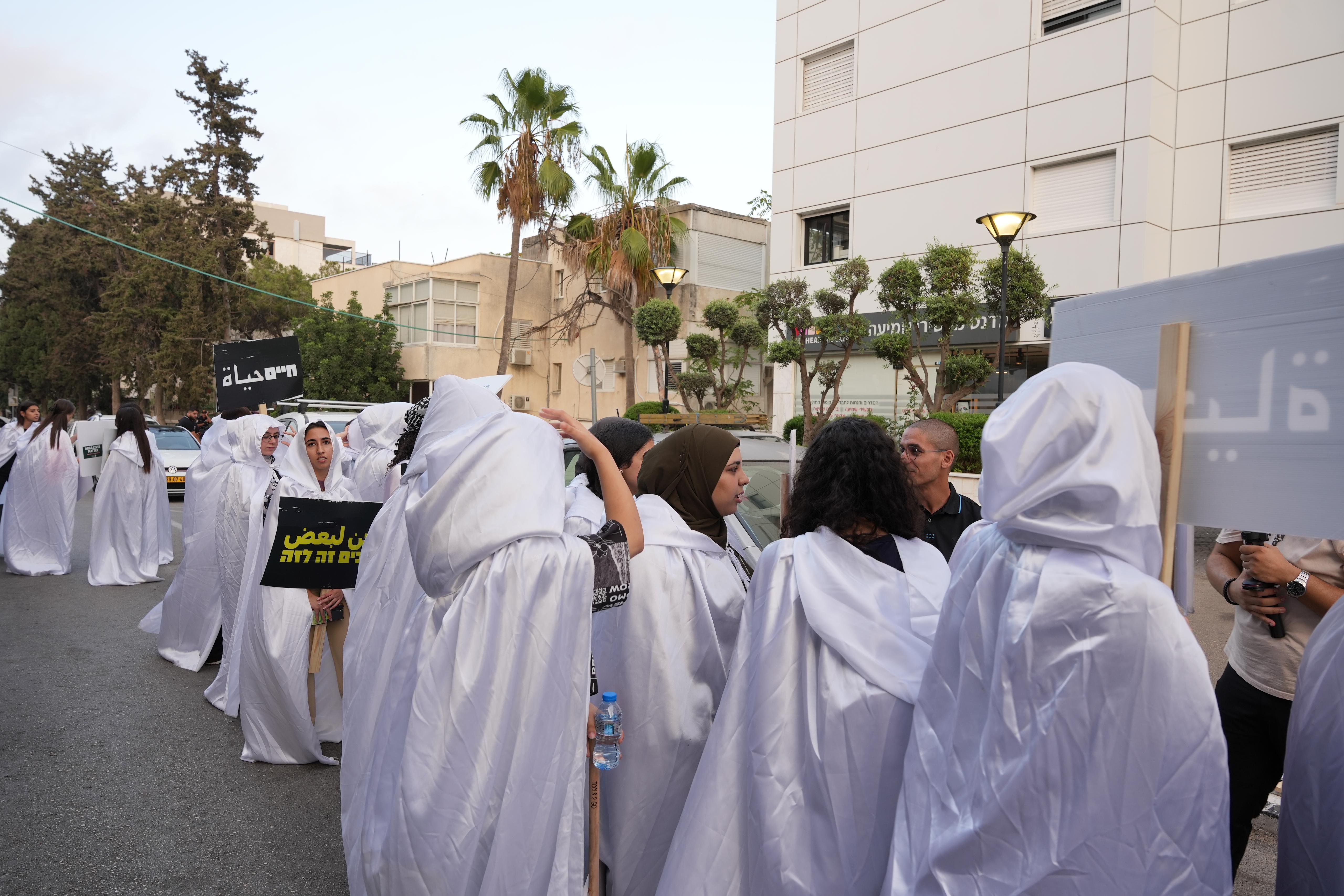 حيفا: اختتام "مسيرة الأموات"- حضور مهيب رافض للعنف والجريمة!-24