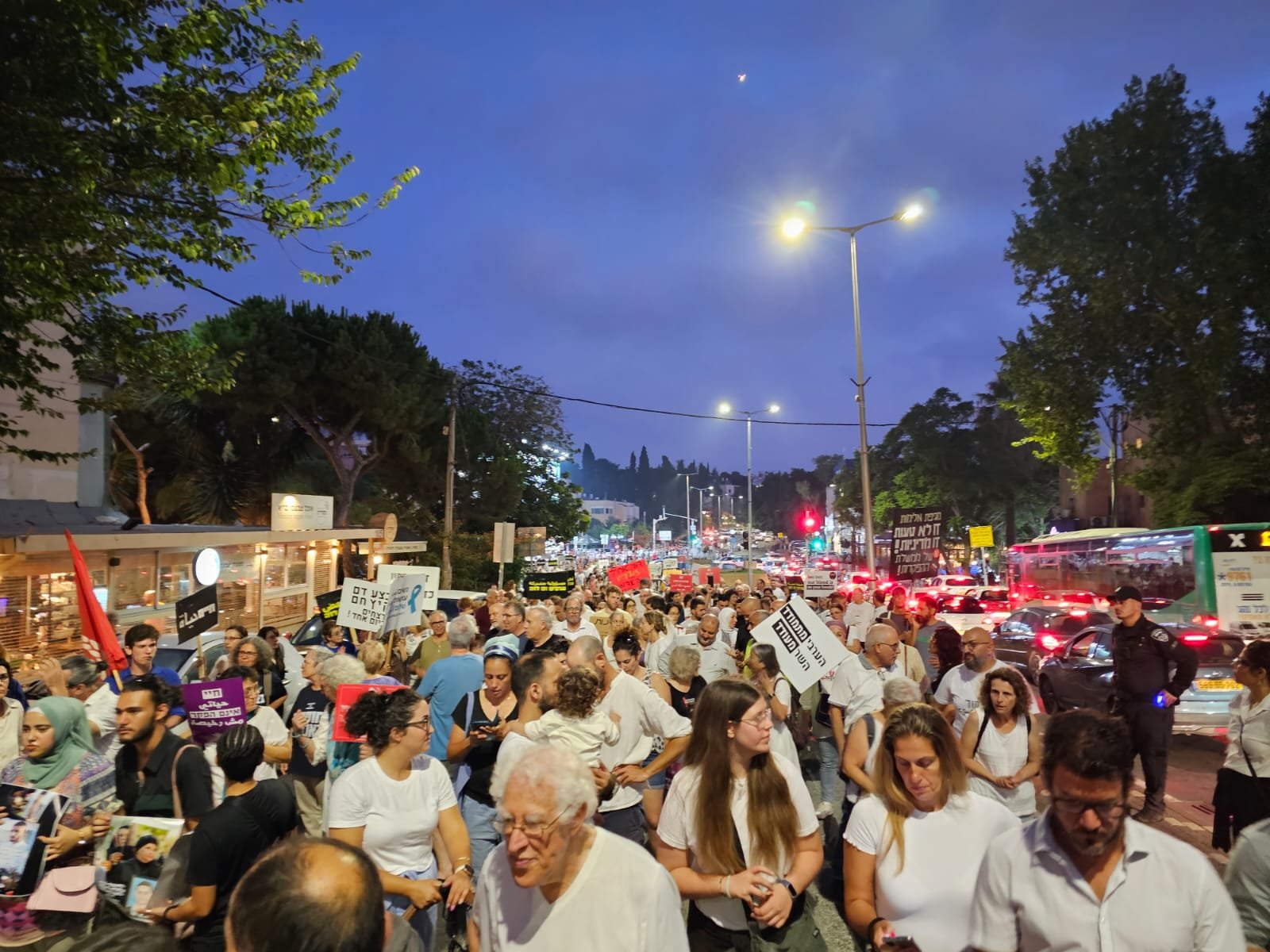 حيفا: اختتام "مسيرة الأموات"- حضور مهيب رافض للعنف والجريمة!-51