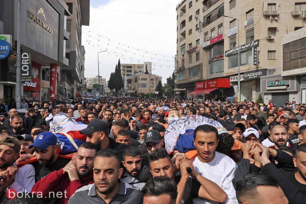 بالصور: عشرات الآلاف يشيّعون جثامين شهداء العدوان الاسرائيلي على نابلس-4