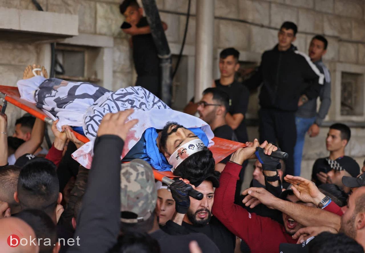 بالصور: عشرات الآلاف يشيّعون جثامين شهداء العدوان الاسرائيلي على نابلس-18