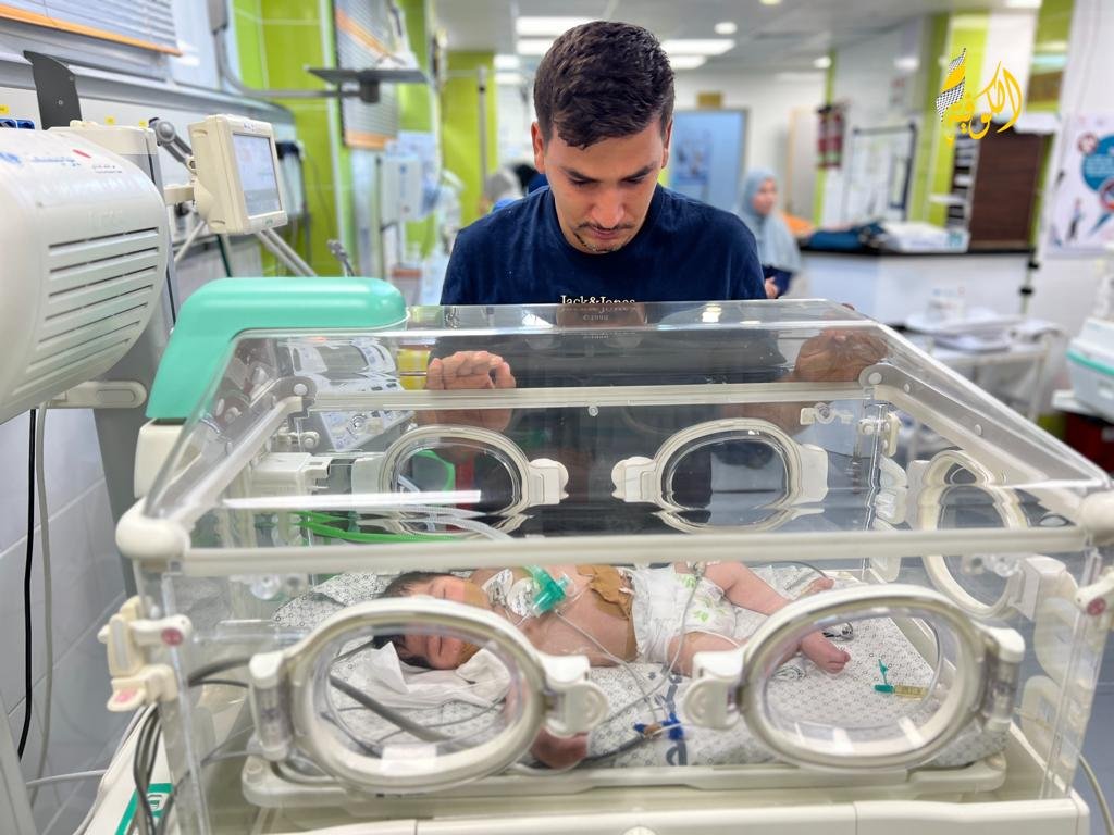 أطباء غزة ينقذون حياة الجنين مكة أبو شمالة من الموت داخل بطن أمها بعد استشهادها-2