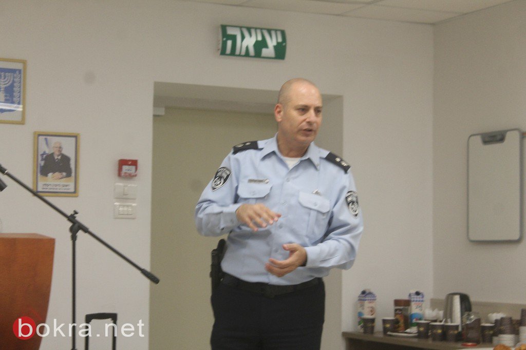 مديرية تطوير خدمات الشرطة للمجتمع العربي تعرض خدماتها وتدعو المجتمع العربي للتعاون المشترك-29