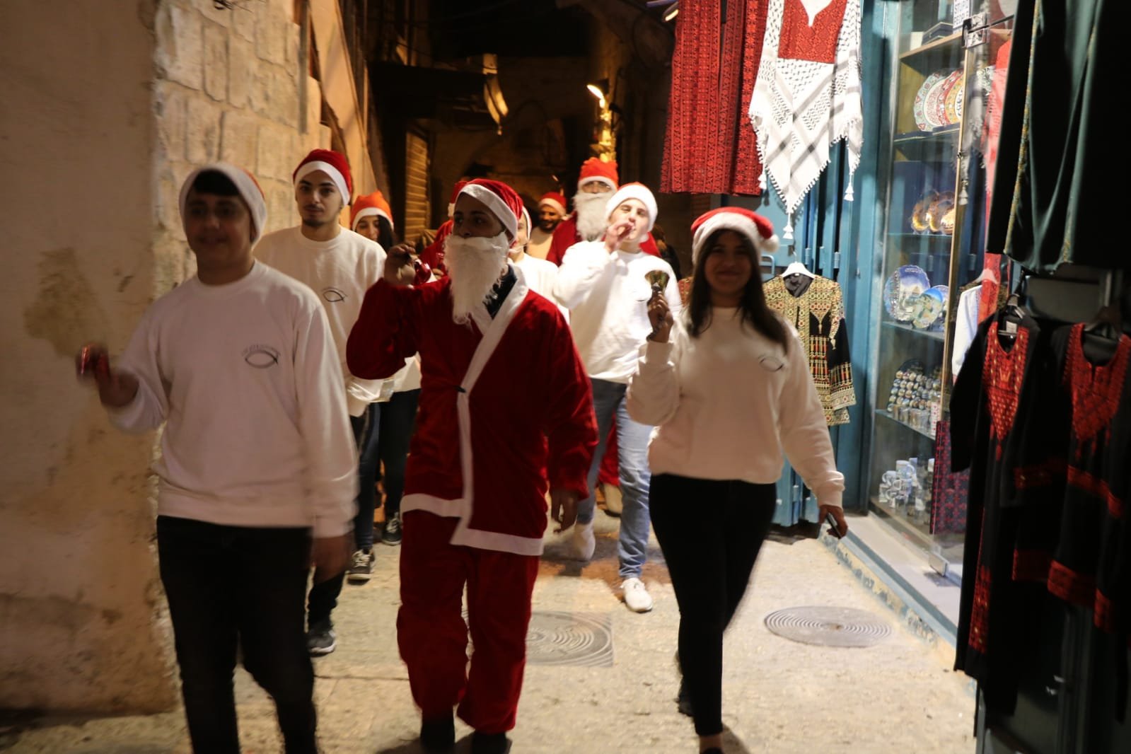 التجمع الوطني المسيحي يحي ليلة الميلاد في البلدة القديمة بالقدس وعلى الحواجز العسكرية المُحاصرة لها-0