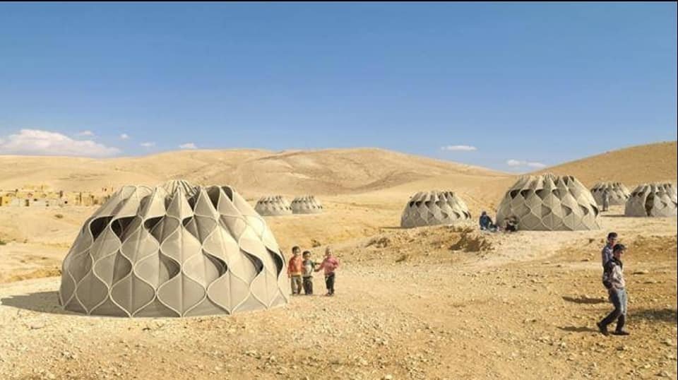 مهندسة أردنية تصمم خيماً للاجئين تجمع الأمطار وتخزّن الطاقة الشمسية:-0