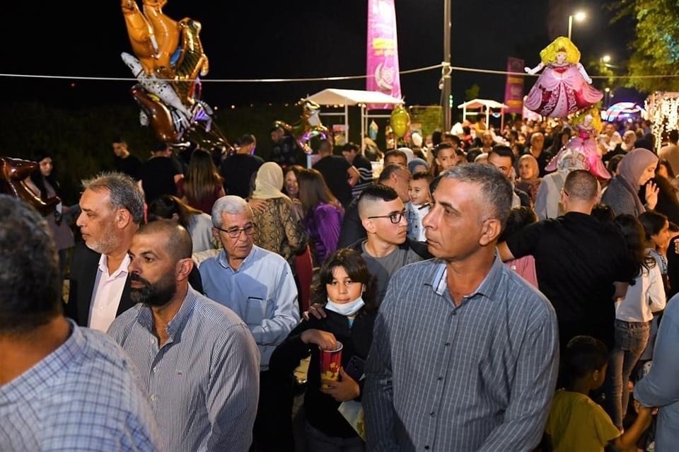بمشاركة واسعة .. انطلاق ليالي رمضان ماركت في كفرقرع‎-8