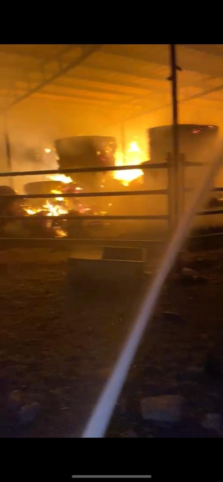 إندلاع حريق في مبنى زراعي بالقرب من طبريا-2