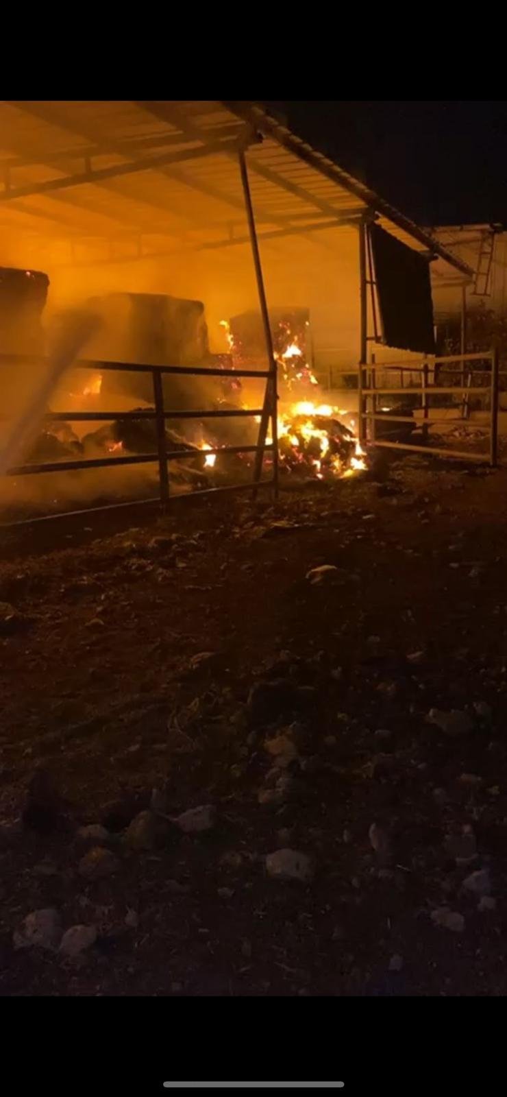 إندلاع حريق في مبنى زراعي بالقرب من طبريا-4