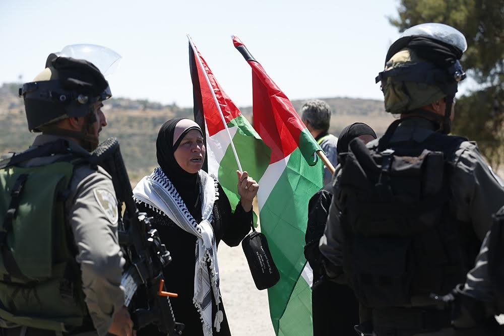 مواجهات مع الاحتلال إثر قمع مسيرات سلمية في غزة والضفة-2