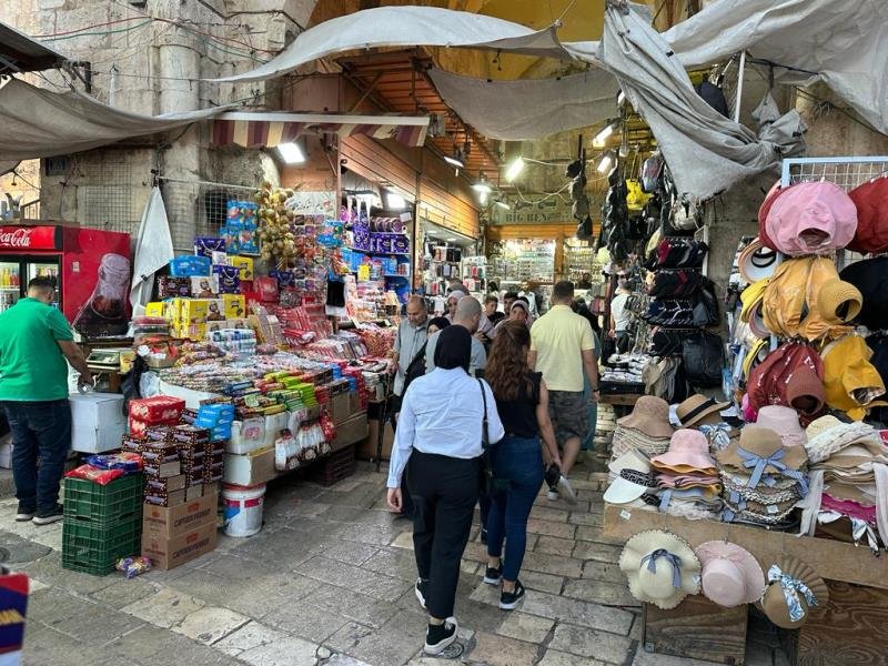 أسواق القدس عشية العيد: حركة تجارية نشطة بعد دعوات للشراء والتسوق منها-3