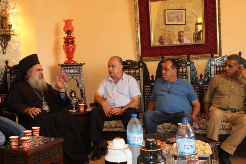 زيارة دعم للمطران حنا من قبل اللجنة الشعبية للتضامن مع الشعب السوري-1