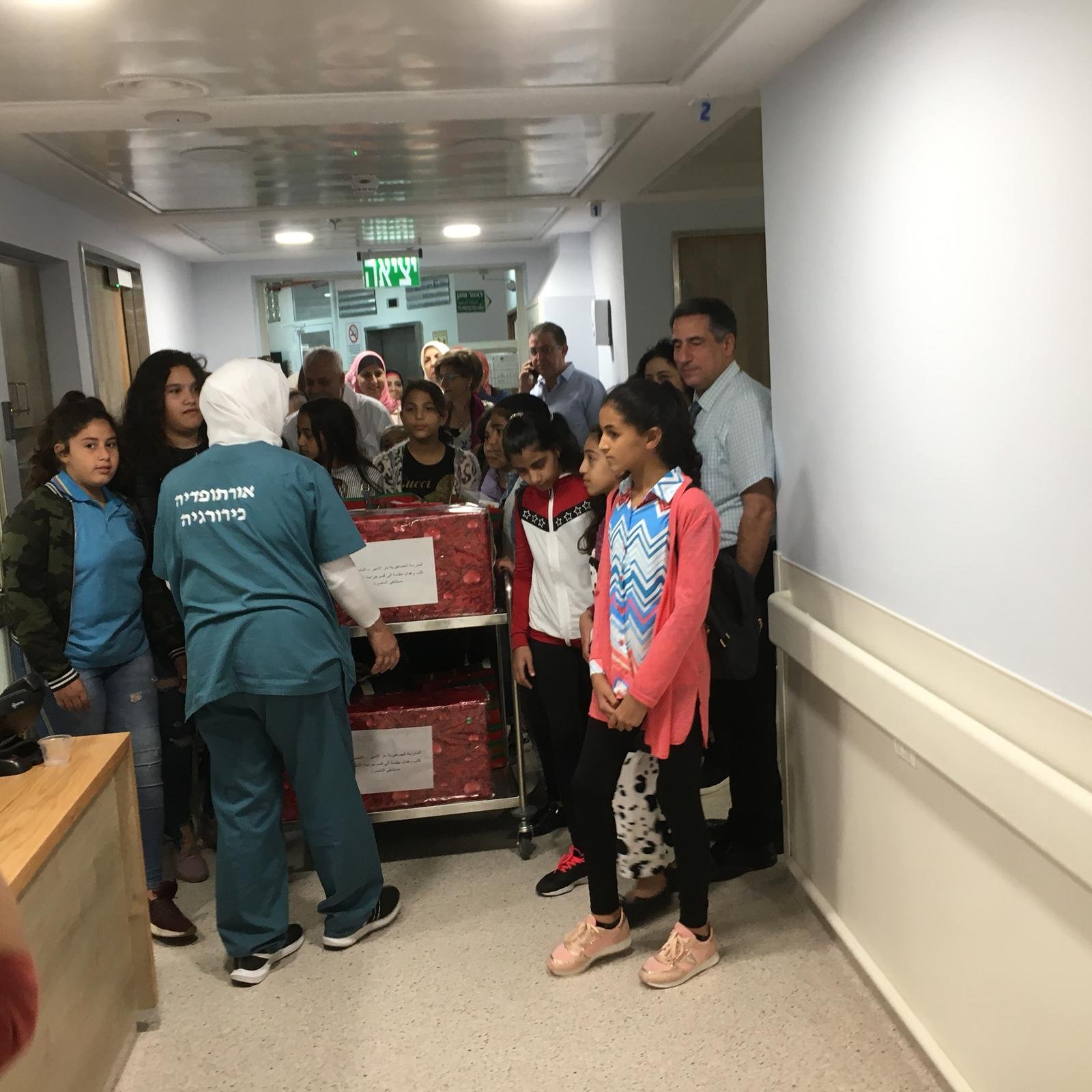 تدشين  وتجهيز مكتبة قسم جراحة الاطفال في مستشفى الناصرة الانكليزي-3