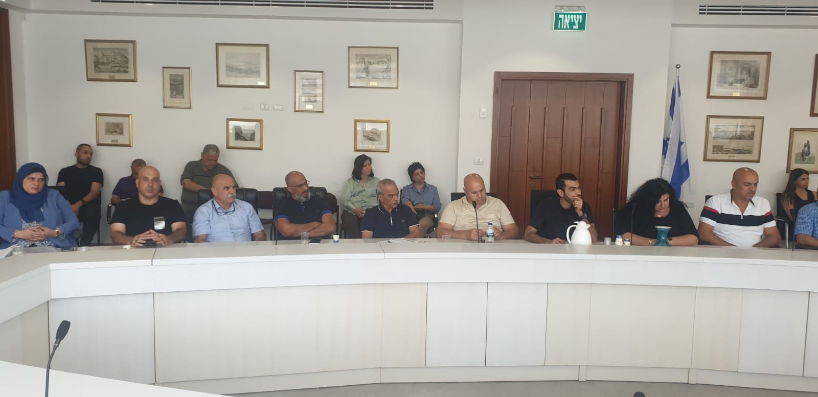 الناصرة: عقد اجتماع لإدارة البلدية وكافة مديري الدوائر والأقسام والشعب-0