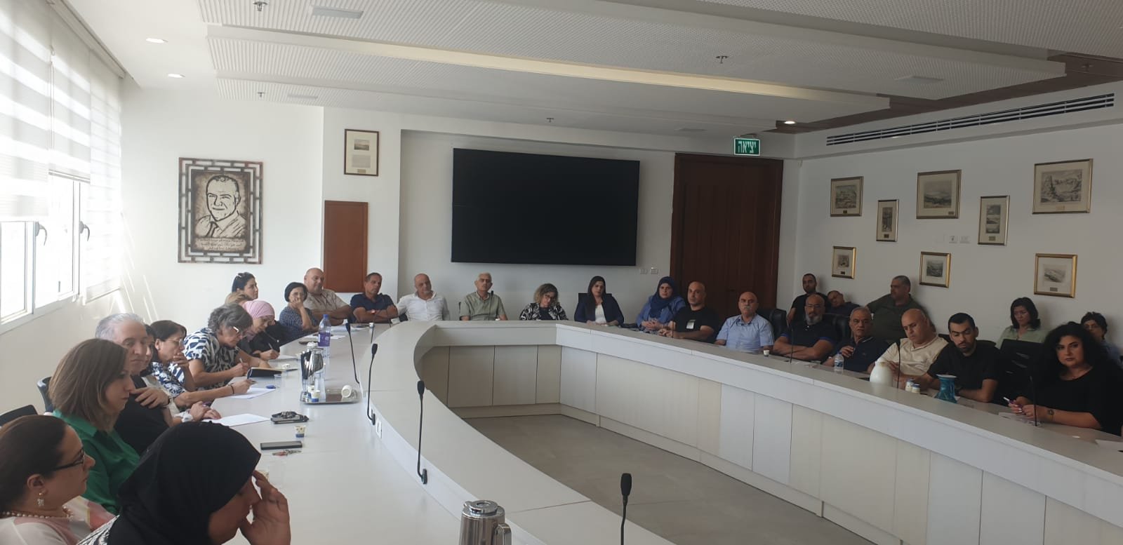 الناصرة: عقد اجتماع لإدارة البلدية وكافة مديري الدوائر والأقسام والشعب-1