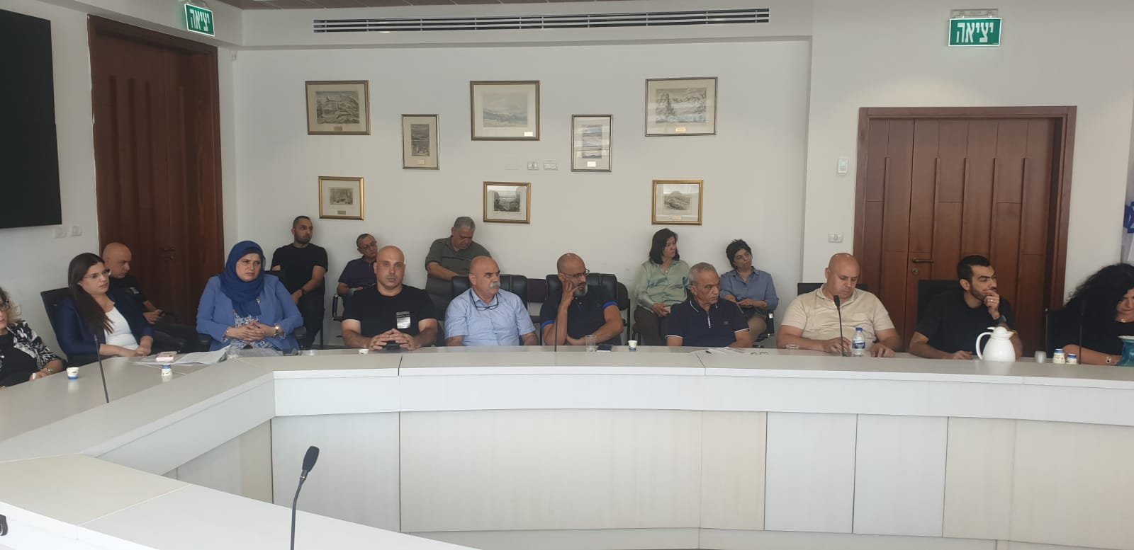 الناصرة: عقد اجتماع لإدارة البلدية وكافة مديري الدوائر والأقسام والشعب-2